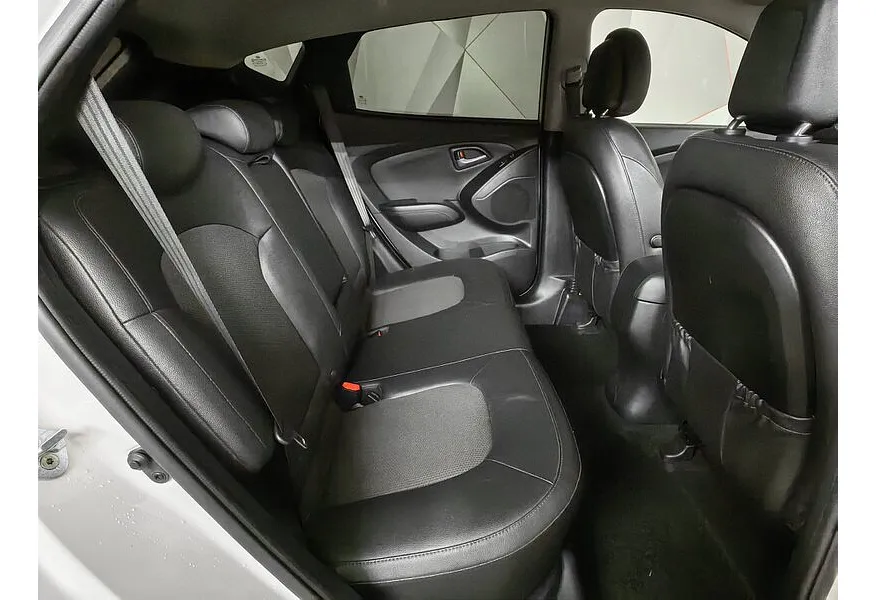 Hyundai ix35 2.0 CRDi AT 4WD (136 л.с.) Comfort Белый в АВИЛОН. Слайд №14
