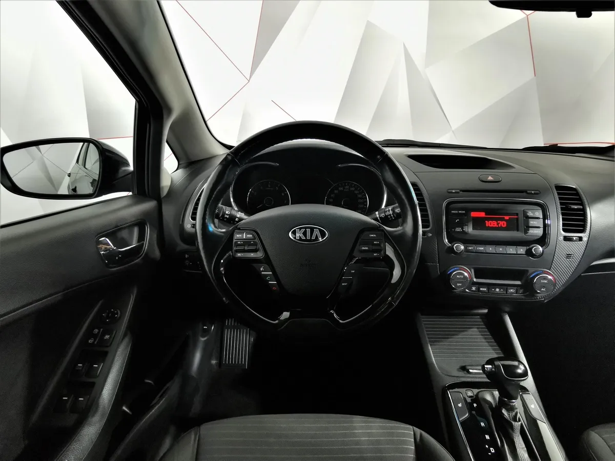Kia Cerato 1.6 AT (130 л.с.) Comfort Черный в АВИЛОН. Слайд №19