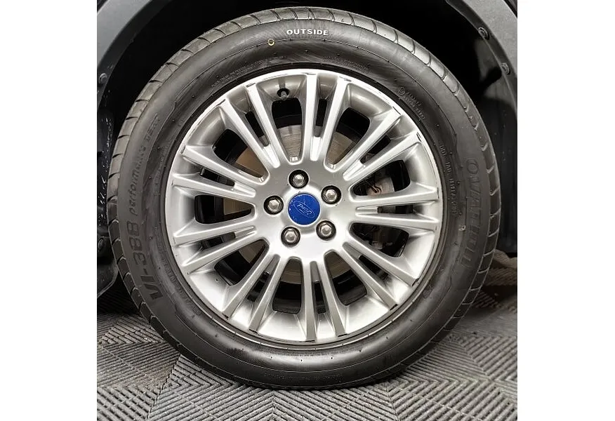 АВИЛОН - Ford Kuga 2.5 AT (150 л.с.) Titanium Черный - slide 17