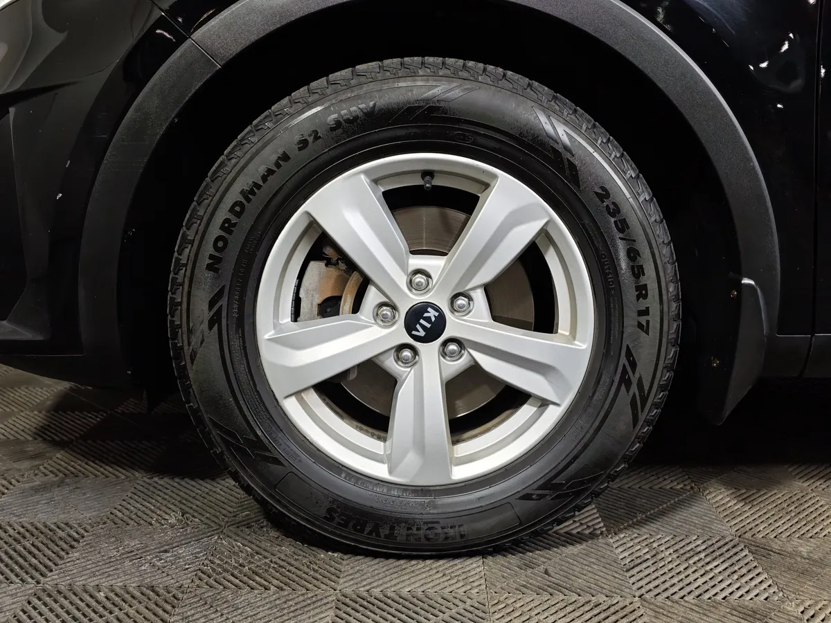 Kia Sorento 2.5 MPI 4WD AT (180 л.с.) Prestige Черный в АВИЛОН. Слайд №9