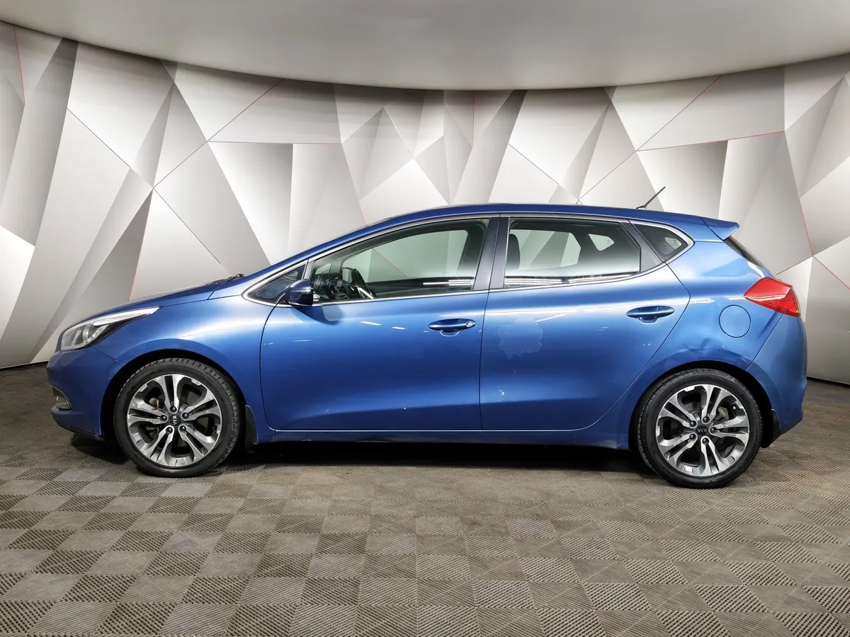 Kia Ceed 1.6 AT (129 л.с.) Синий в АВИЛОН. Слайд №5