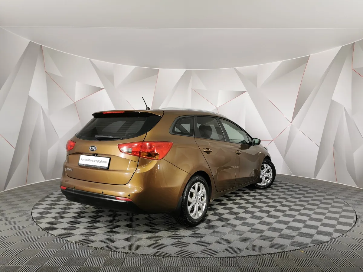 Kia Ceed 1.6 AT (130 л.с.) Luxe Коричневый в АВИЛОН. Слайд №2