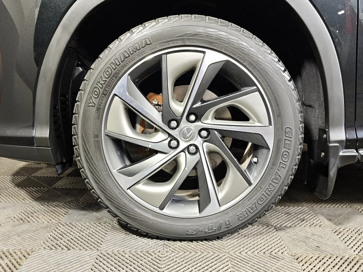 Lexus RX 200t AT AWD (238 л.с.) Luxury Черный в АВИЛОН. Слайд №9