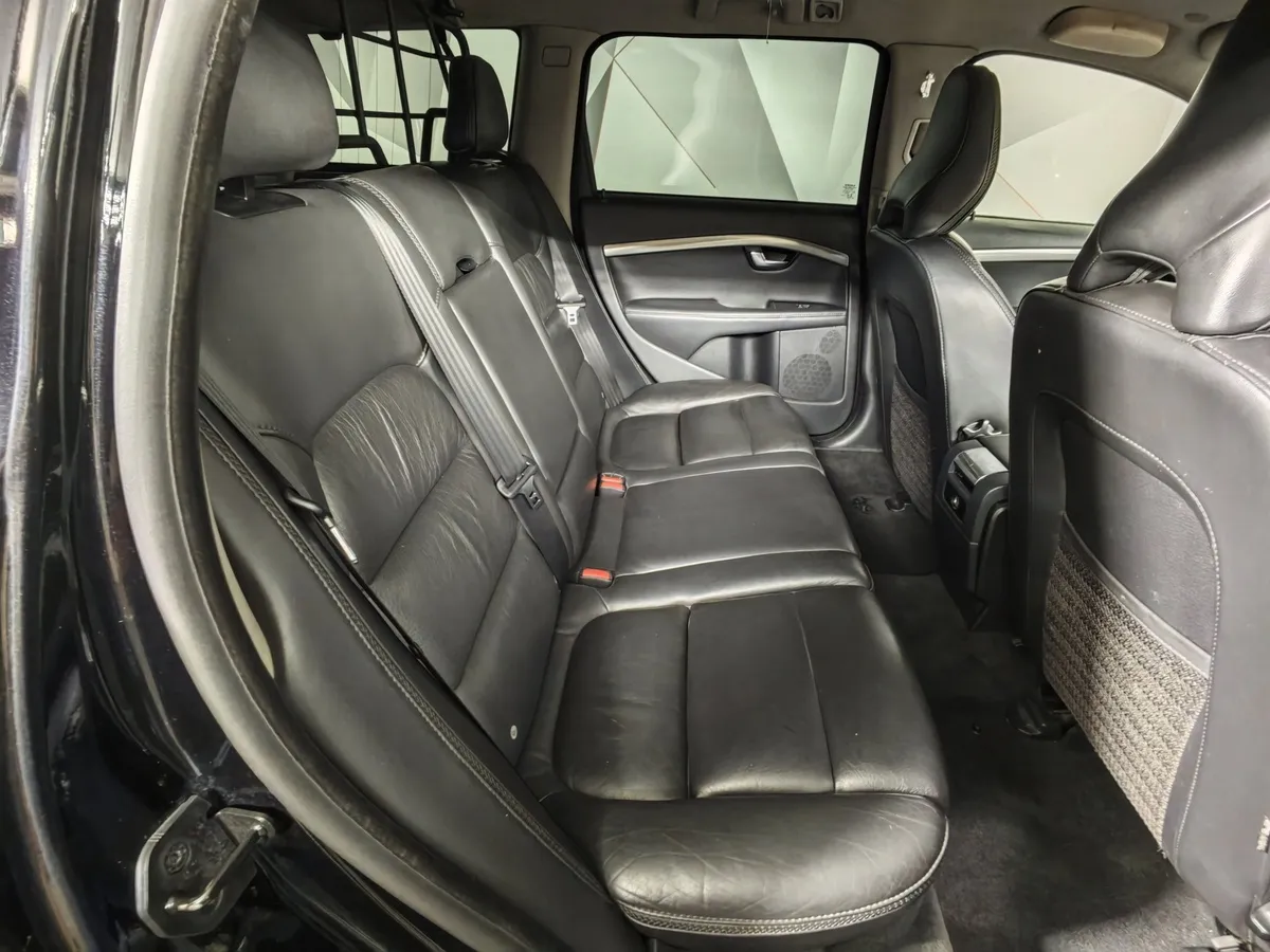 Volvo XC70 2.4 D4 Geartronic AWD (163 л.с.) Черный в АВИЛОН. Слайд №14