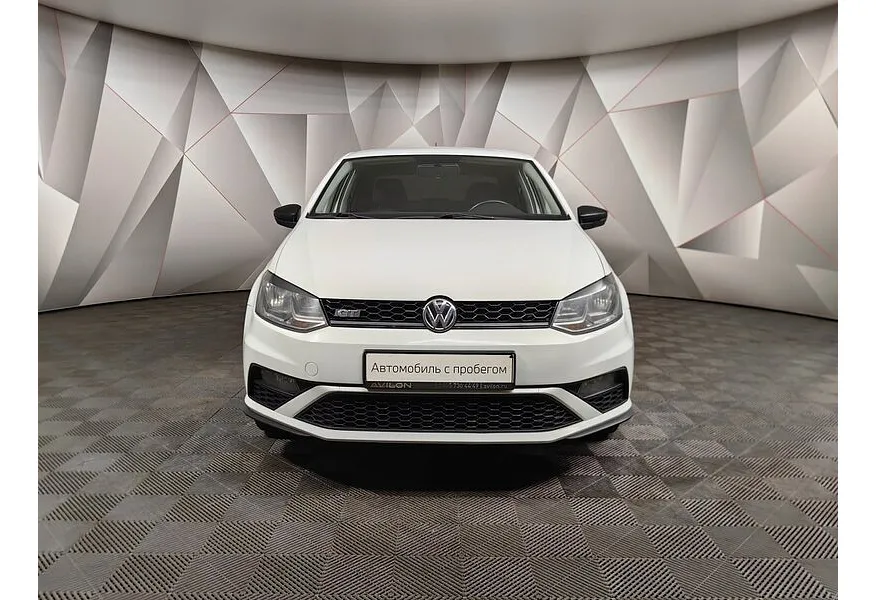 Volkswagen Polo 1.6 MPI AT (110 л.с.) Drive Белый в АВИЛОН. Слайд №7