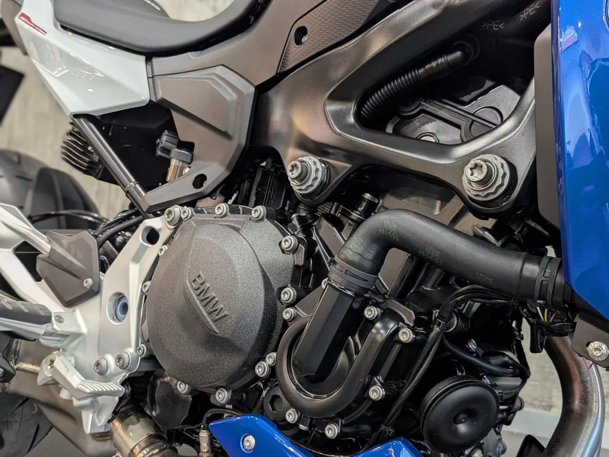 BMW Motorrad F 900 R F 900 R 895 см³ 895 Белый в АВИЛОН. Слайд №6