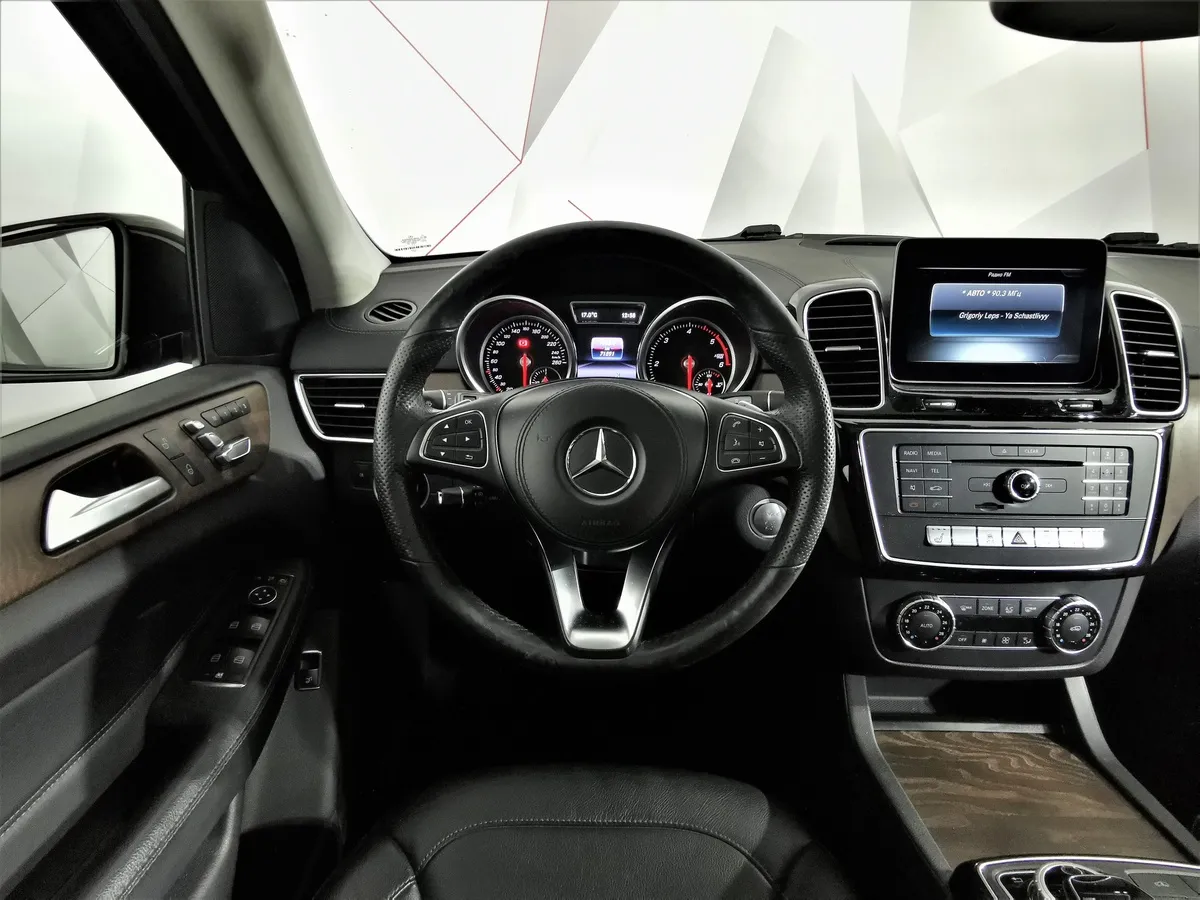 Mercedes-Benz GLS 350 d 4MATIC 9G-TRONIC (249 л.с.) Особая серия Коричневый в АВИЛОН. Слайд №19