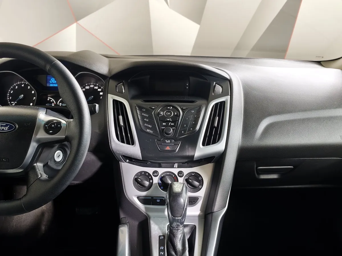 Ford Focus 1.6 Ti-VCT PowerShift (125 л.с.) Trend Черный в АВИЛОН. Слайд №15