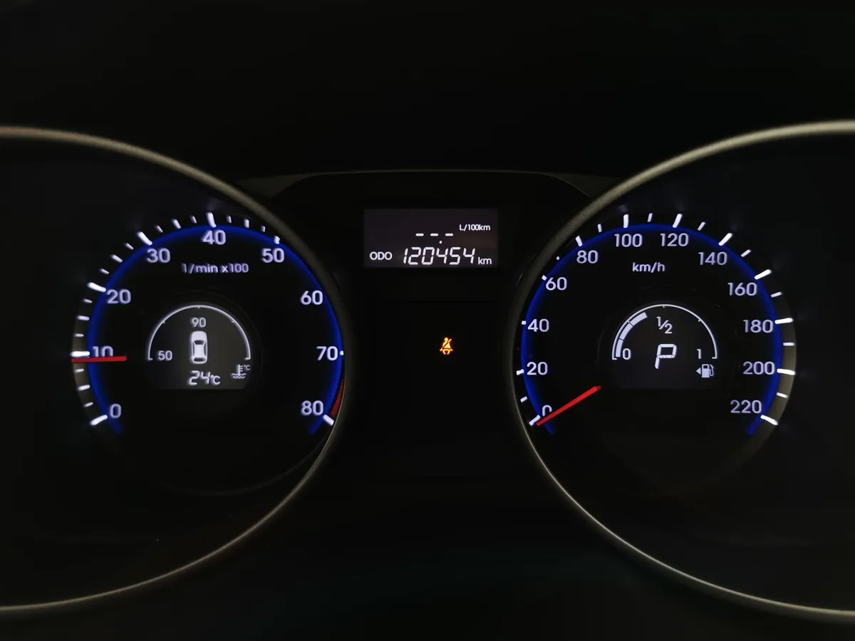 Hyundai ix35 2.0 AT (150 л.с.) Comfort Черный в АВИЛОН. Слайд №17