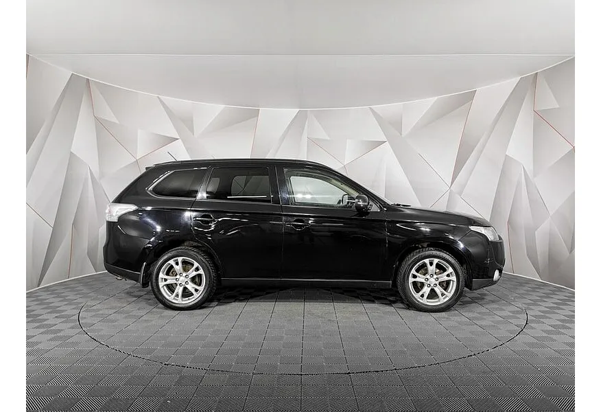 Mitsubishi Outlander 2.4 CVT 4WD (167 л.с.) Черный в АВИЛОН. Слайд №6