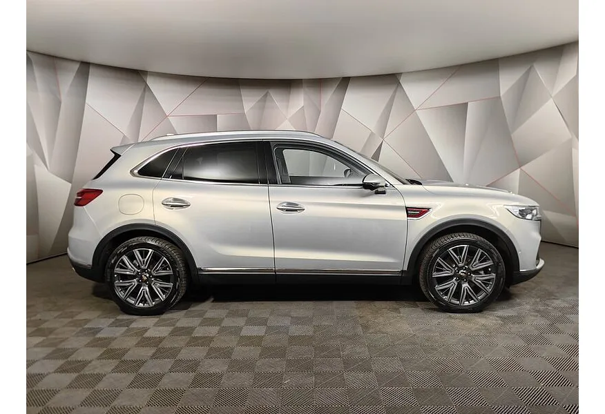 Hongqi HS5 2.0 AT 4WD (224 л.с.) Deluxe Желтый в АВИЛОН. Слайд №6