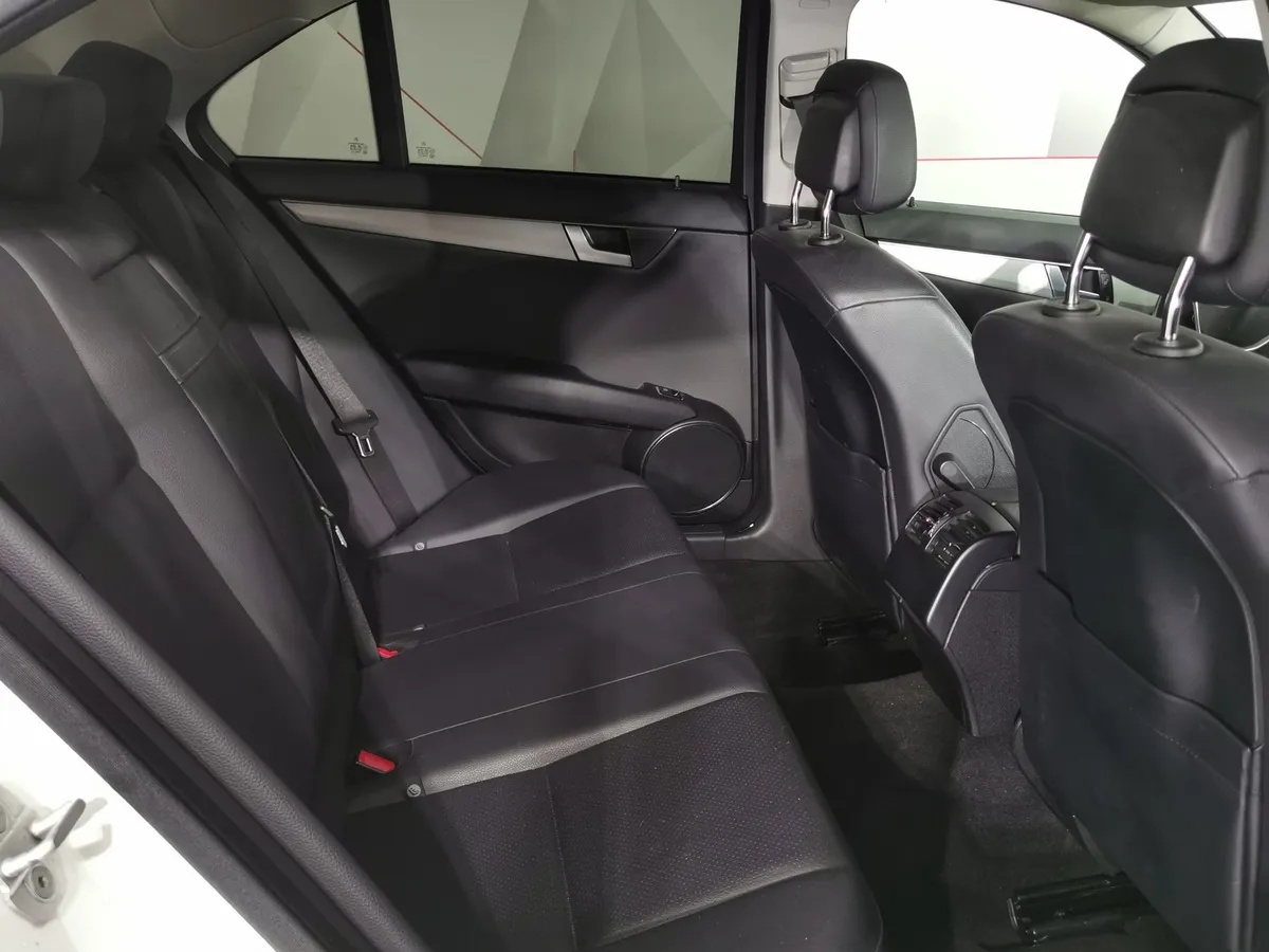 Mercedes-Benz C-Класс C 180 7G-Tronic Plus (156 л.с.) Белый в АВИЛОН. Слайд №15