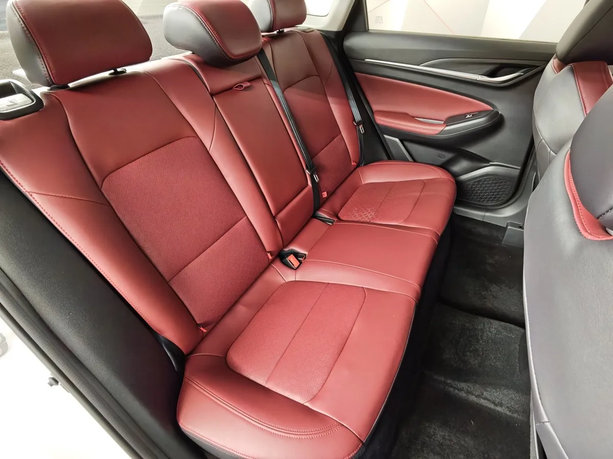 Changan Eado Plus 1.4 TGDI 7DSG 2WD (150 л.с.) DLX Белый в АВИЛОН. Слайд №16