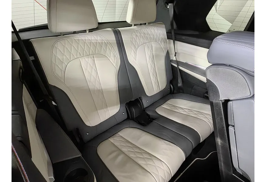 BMW X7 xDrive40d Steptronic (340 л.с.) Белый в АВИЛОН. Слайд №21 BMW X7 xDrive40d Steptronic (340 л.с.) Белый в АВИЛОН. Слайд №21