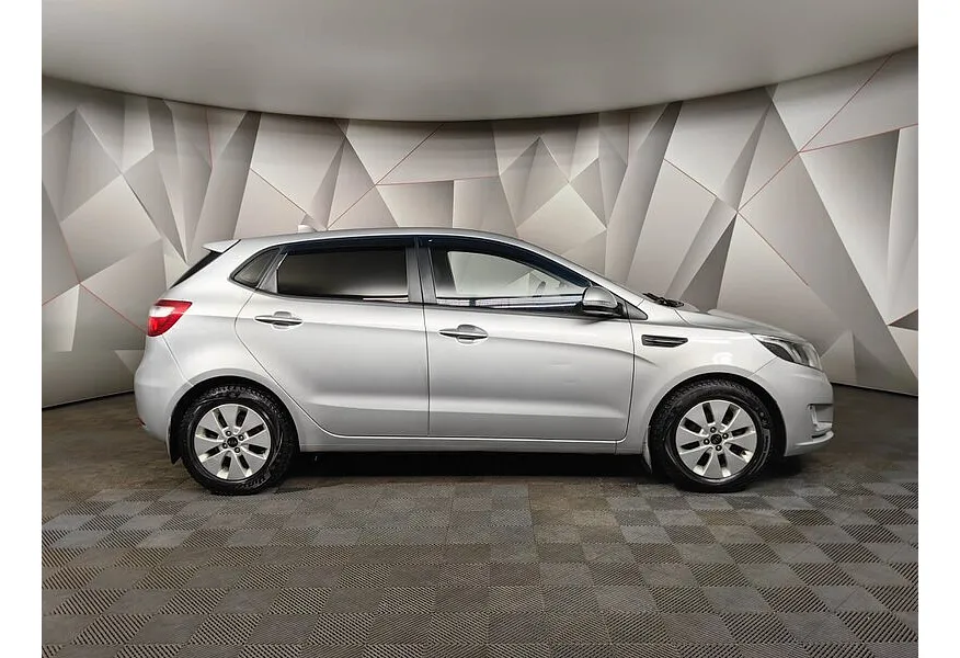Kia Rio 1.6 MT (123 л.с.) Comfort Серебристый в АВИЛОН. Слайд №6