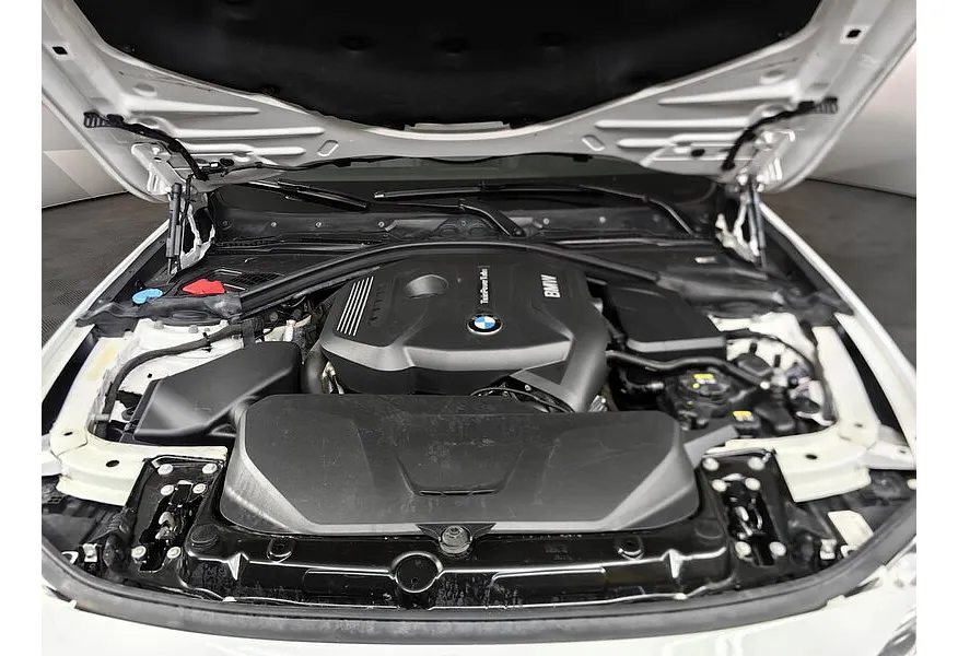 BMW 3 серия 320i xDrive AT (184 л.с.) M Sport Белый в АВИЛОН. Слайд №13