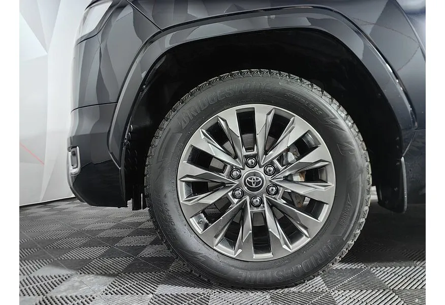 Toyota Land Cruiser 3.5 V6 AT 4WD (415 л.с.) Черный в АВИЛОН. Слайд №9