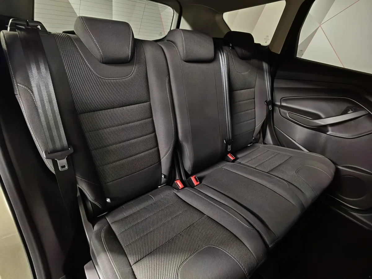 Ford Kuga 2.5 AT (150 л.с.) Trend Plus Желтый в АВИЛОН. Слайд №17