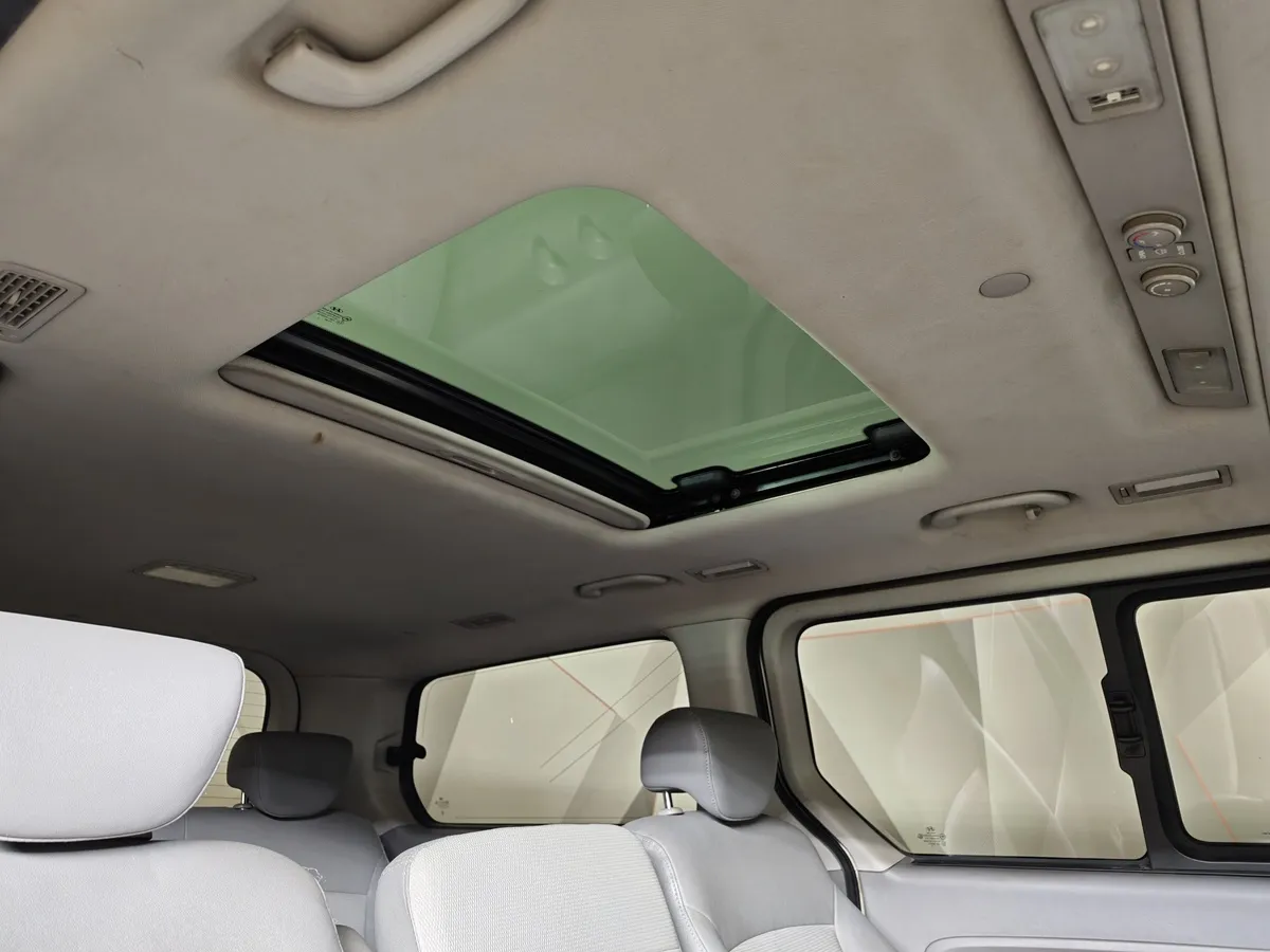 Hyundai Grand Starex 2.5 AT (145 л.с.) Серый в АВИЛОН. Слайд №24