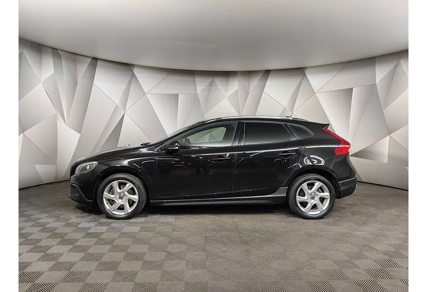 Volvo V40 1.5 T3 Drive-E Geartronic (152 л.с.) Kinetic Черный в АВИЛОН. Слайд №5