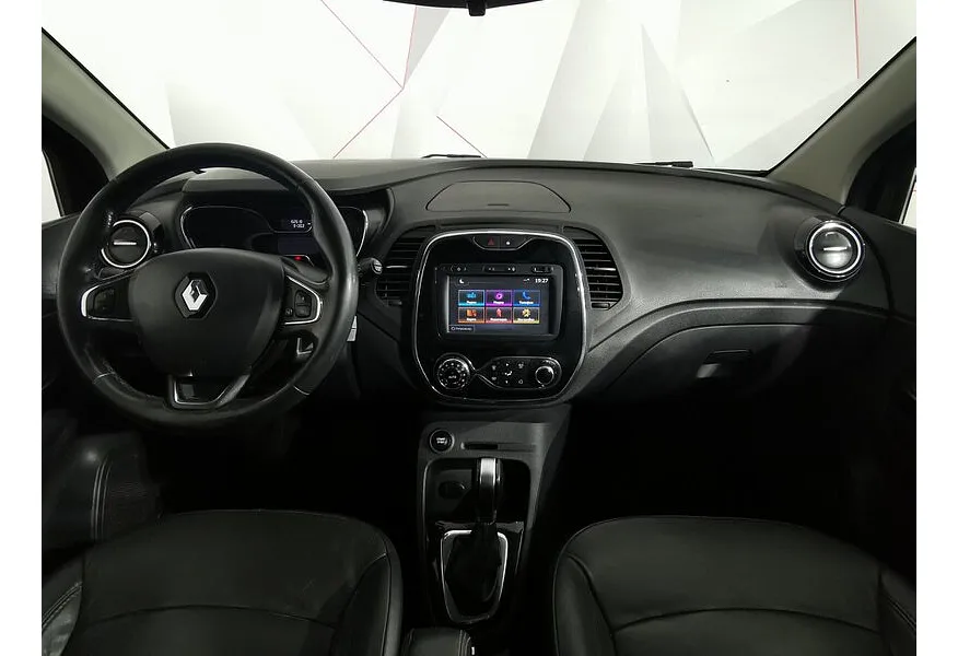 Renault Kaptur 2.0 AT AWD (143 л.с.) Черный в АВИЛОН. Слайд №13