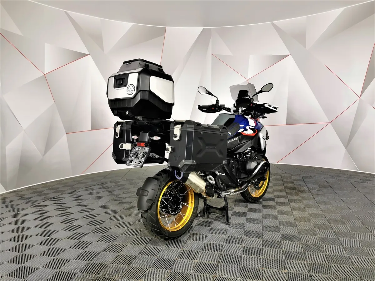 BMW Motorrad R 1300 GS R 1300 GS 1300 см³ (145) 1300 Синий в АВИЛОН. Слайд №2