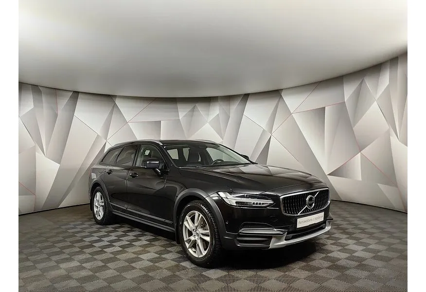 Volvo V90 Cross Country 2.0 D4 AT AWD (190 л.с.) Pro Черный в АВИЛОН. Слайд №3