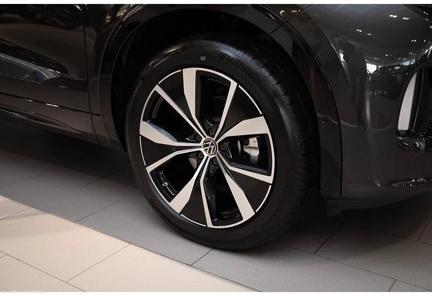 Volkswagen Tavendor 2.0TSI DSG 4WD (220 л.с.) R-Line Cruise Edition Серый в АВИЛОН. Слайд №14