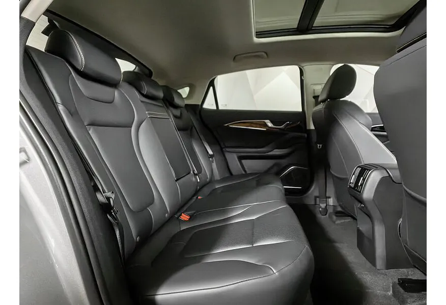 FAW Bestune B70 2.0 AT (217 л.с.) Master Серебристый в АВИЛОН. Слайд №16