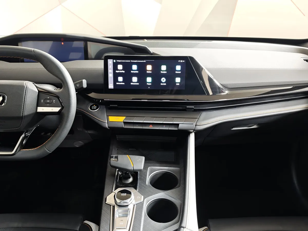 Changan UNI-V 1.5 AMT (181 л.с.) Tech Красный в АВИЛОН. Слайд №15
