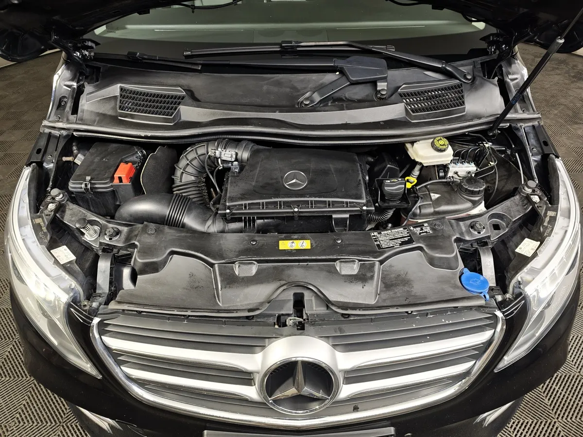 Mercedes-Benz V-Класс V 250 d AT L3 4x4 (190 л.с.) AVANTGARDE Черный в АВИЛОН. Слайд №11