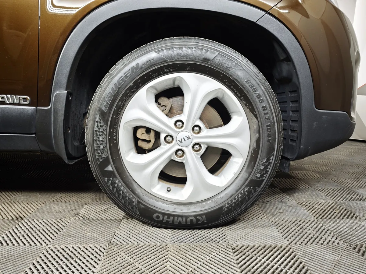 Kia Sorento 2.4 AT 4WD (175 л.с.) Comfort Коричневый в АВИЛОН. Слайд №9