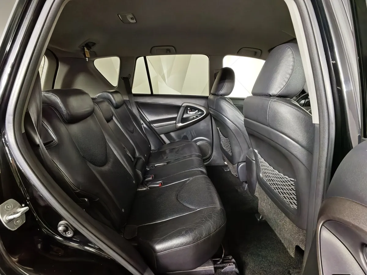 Toyota RAV4 2.0 CVT (158 л.с.) Черный в АВИЛОН. Слайд №16