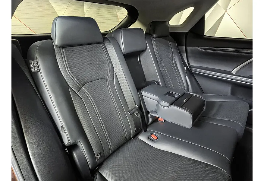 Lexus RX 2.0 AT AWD (238 л.с.) Executive Коричневый в АВИЛОН. Слайд №17