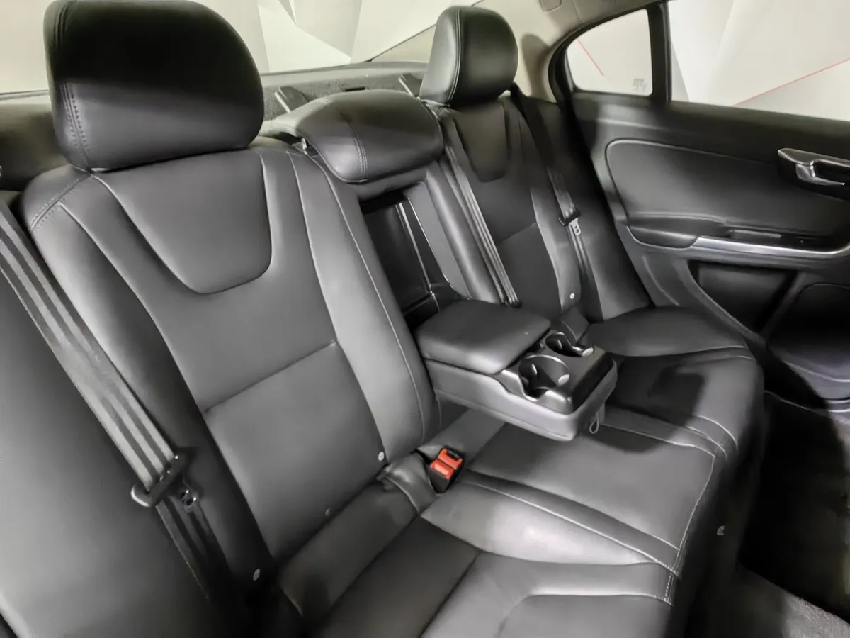 Volvo S60 2.0 T4 AT (180 л.с.) Summum Красный в АВИЛОН. Слайд №17