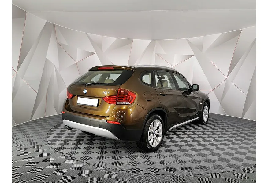 LIVE. Слайд №6