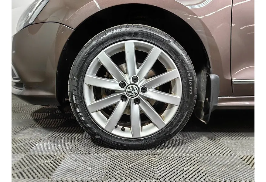 Volkswagen Jetta 1.6 AT (105 л.с.) Comfortline Коричневый в АВИЛОН. Слайд №9