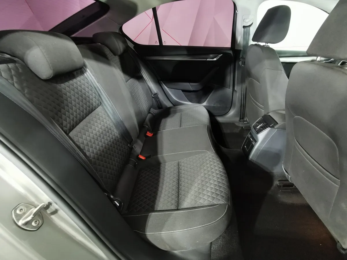 Skoda Octavia 1.6 MPI AT (110 л.с.) Бежевый в АВИЛОН. Слайд №15