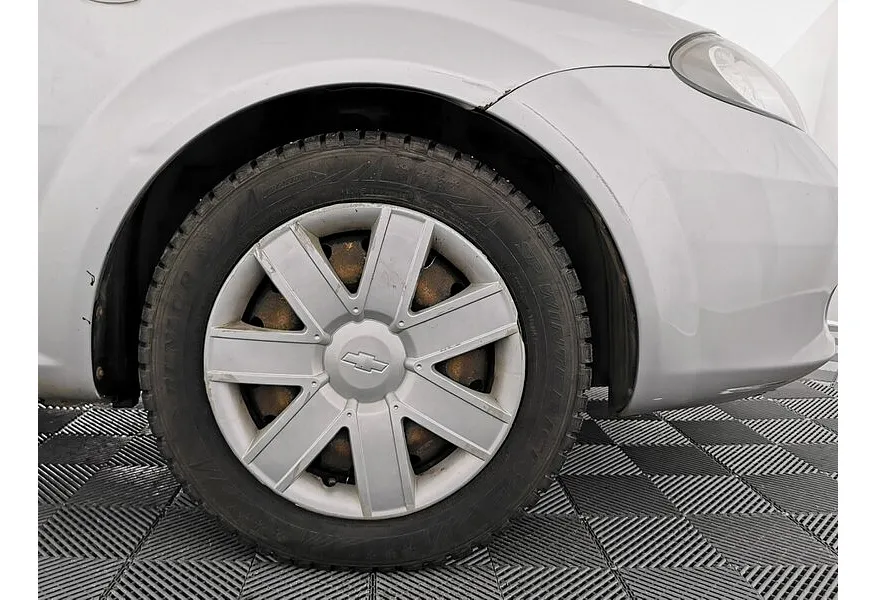 Chevrolet Lacetti 1.6 MT (109 л.с.) Platinum Серебристый в АВИЛОН. Слайд №9