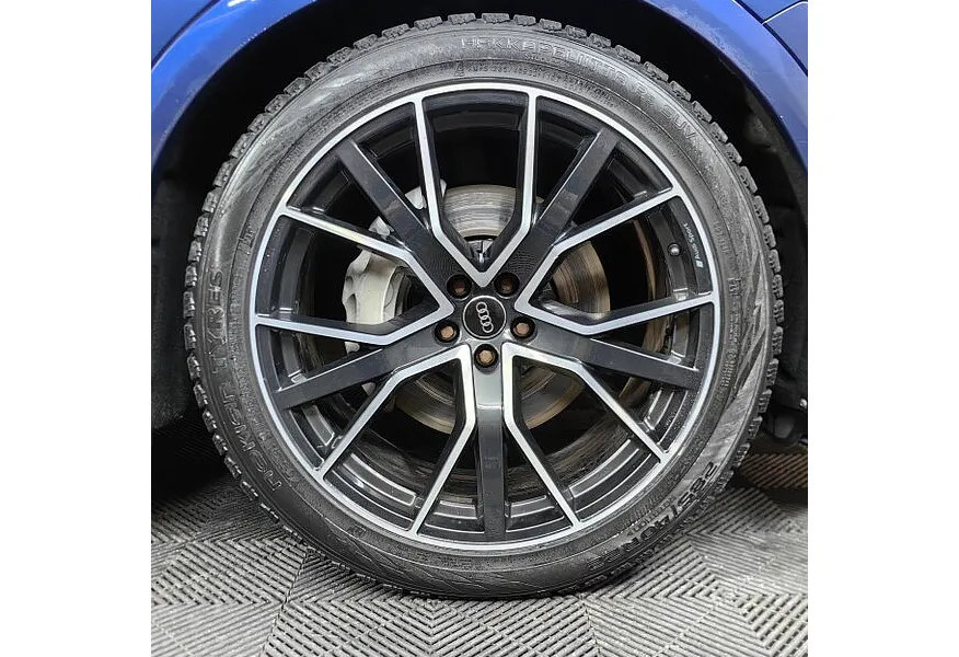 Audi Q8 45 TDI Tiptronic quattro (249 л.с.) Синий в АВИЛОН. Слайд №9