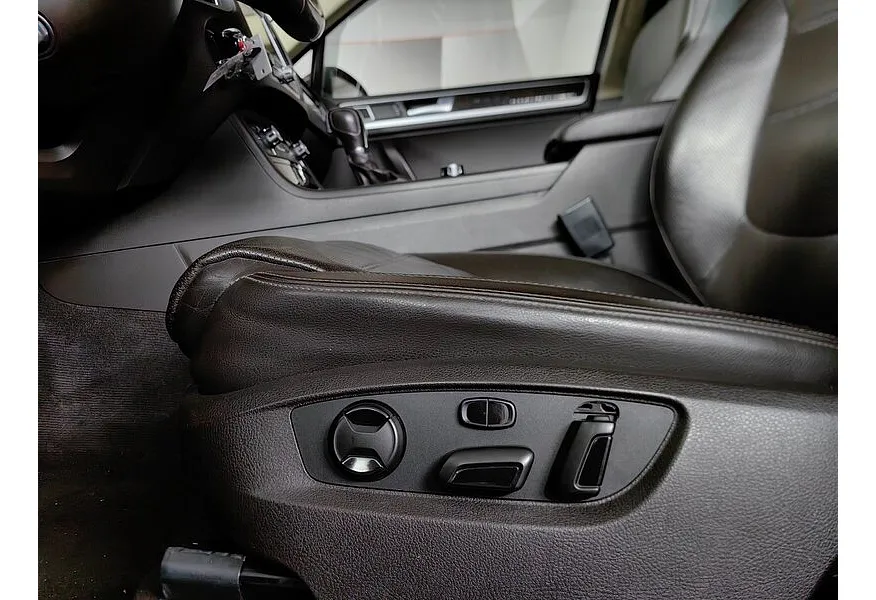 Volkswagen Touareg 3.0 TDI Tiptronic 4Motion (245 л.с.) Коричневый в АВИЛОН. Слайд №22