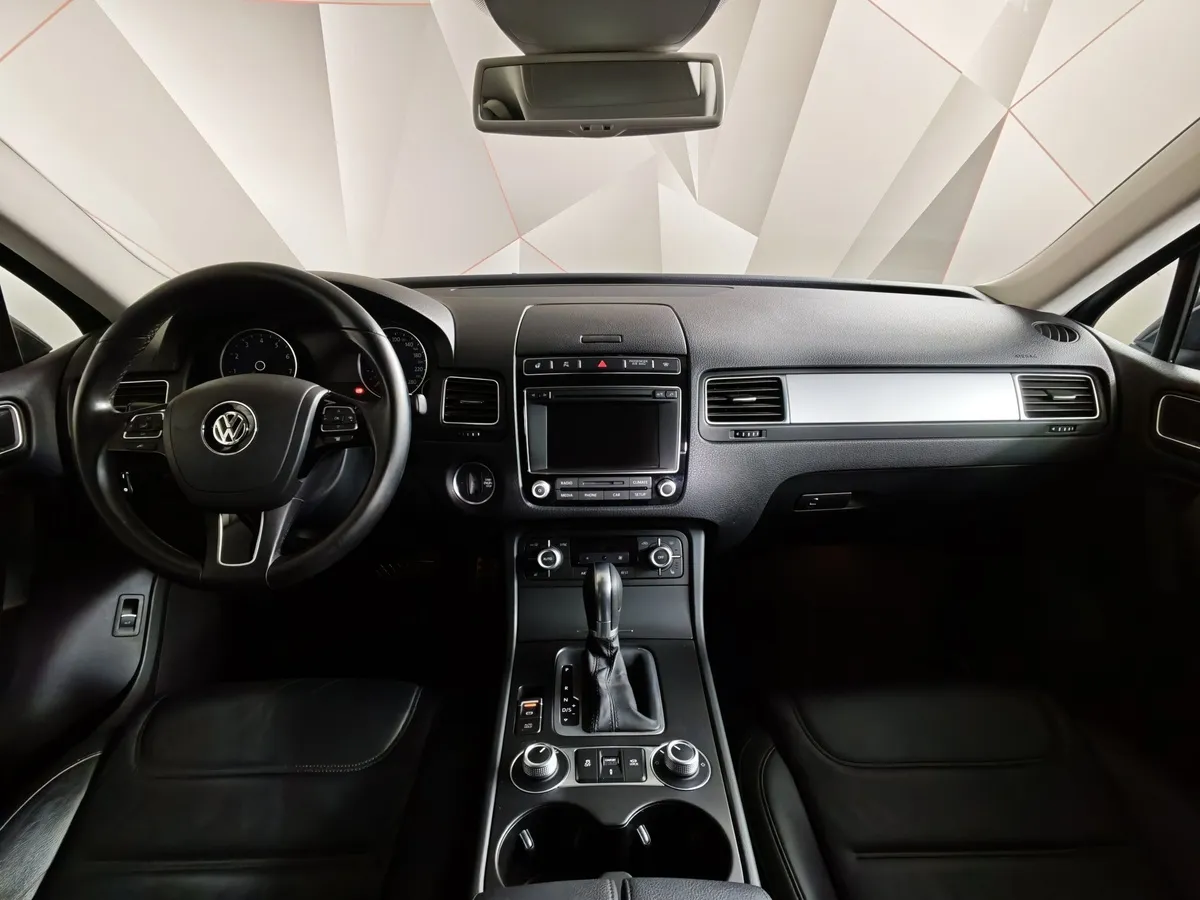 Volkswagen Touareg 2.0 TSI Tiptronic 4Motion (249 л.с.) Exclusive Черный в АВИЛОН. Слайд №14