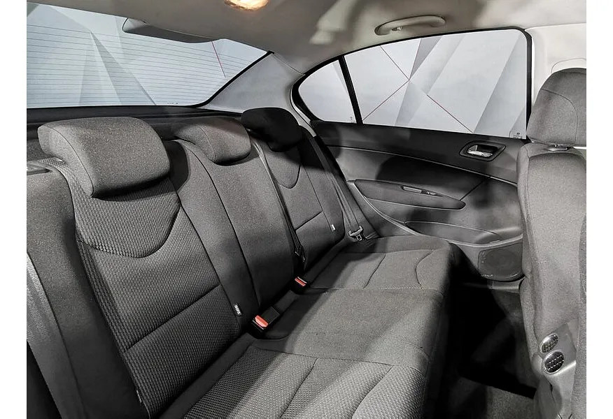 Peugeot 408 1.6 VTi AT (120 л.с.) Белый в АВИЛОН. Слайд №16 Peugeot 408 1.6 VTi AT (120 л.с.) Белый в АВИЛОН. Слайд №16