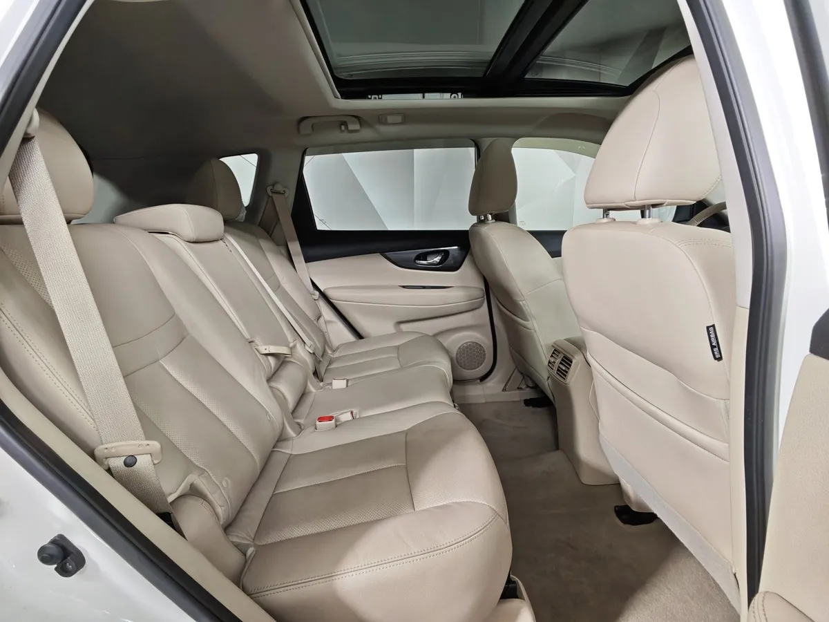 Nissan X-Trail 2.5 CVT AWD (171 л.с.) Белый в АВИЛОН. Слайд №16