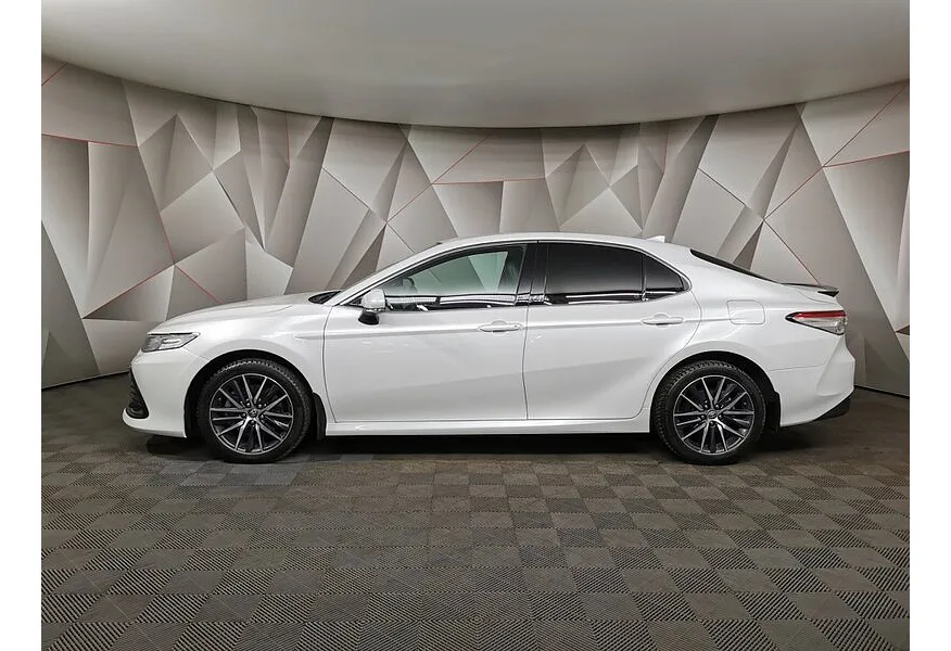Toyota Camry 2.5 AT (200 л.с.) Белый в АВИЛОН. Слайд №3