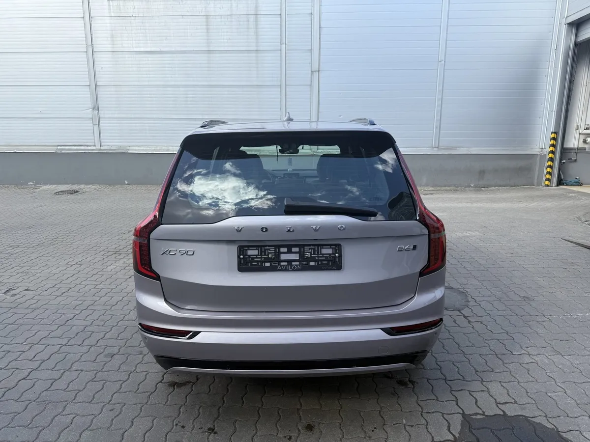 Volvo XC90 2.0 B6 mild hybrid AT AWD (7 мест) (300 л.с.) Ультра темный Серебристый в АВИЛОН. Слайд №4