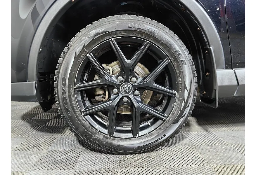 Toyota RAV4 2.0 CVT (148 л.с.) Стандарт Черный в АВИЛОН. Слайд №9