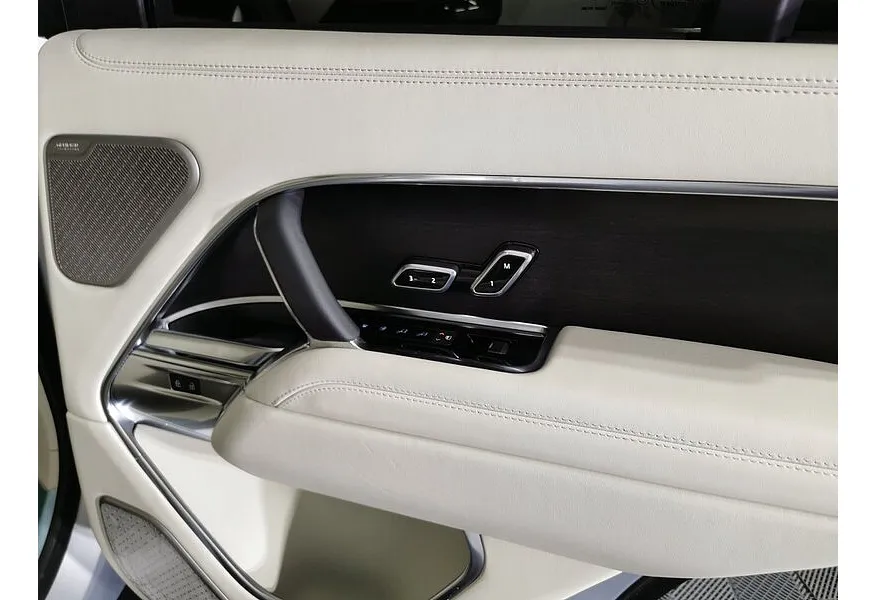 Land Rover Range Rover 3.0 P400 MHEV AT AWD (400 л.с.) Autobiography Серый в АВИЛОН. Слайд №23