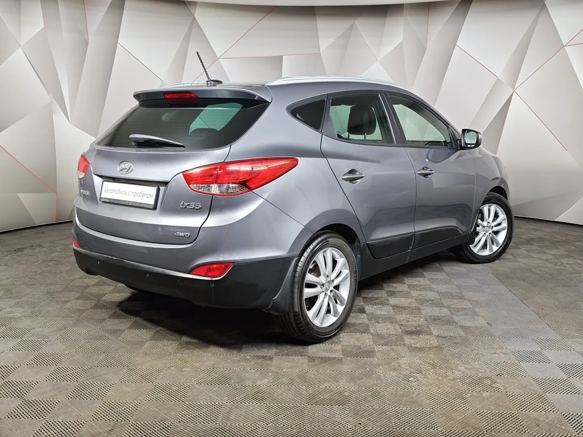 Hyundai ix35 2.0 AT 4WD (150 л.с.) Prestige Серый в АВИЛОН. Слайд №2