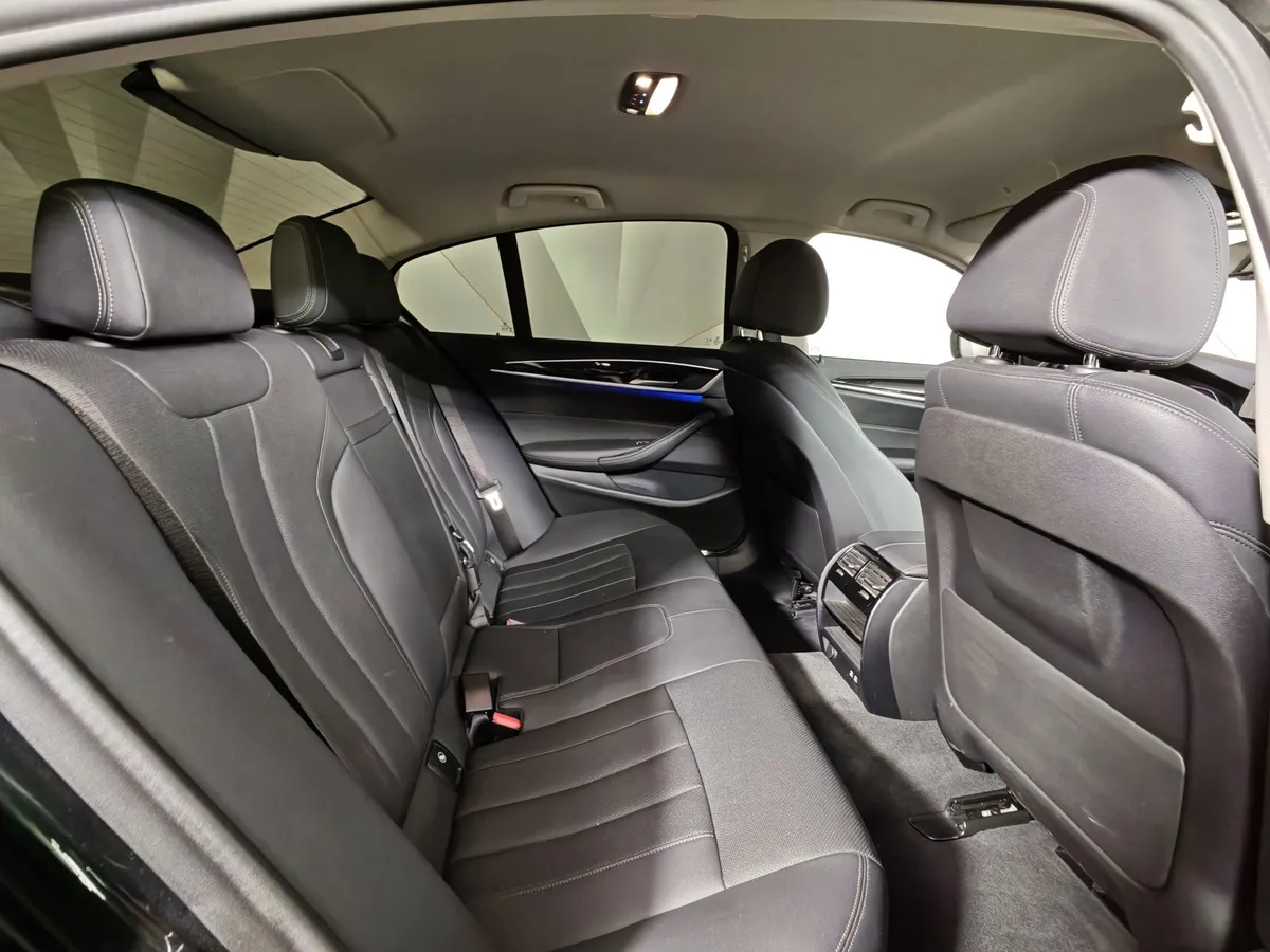 BMW 5 серия 520d xDrive Steptronic (190 л.с.) Синий в АВИЛОН. Слайд №14